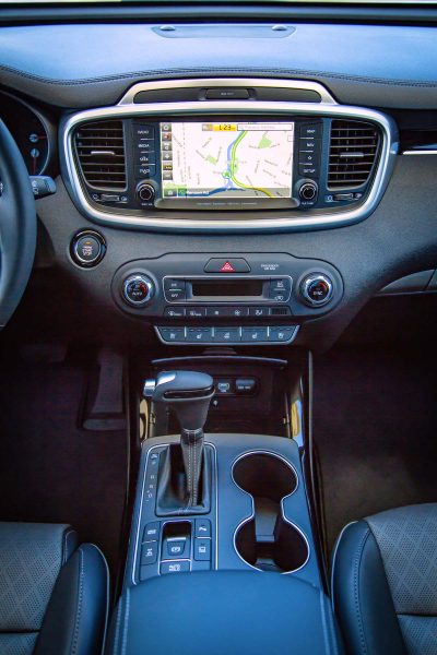 2019 Kia Sorento interior centre stack