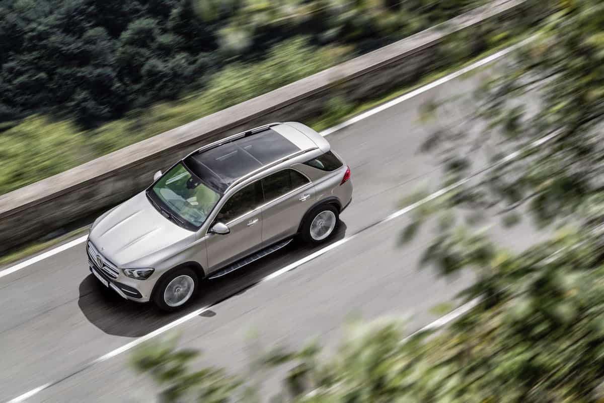 2020 mercedes-benz gle top view driving