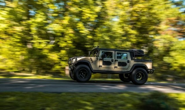 Hummer SUV baja style off-roader