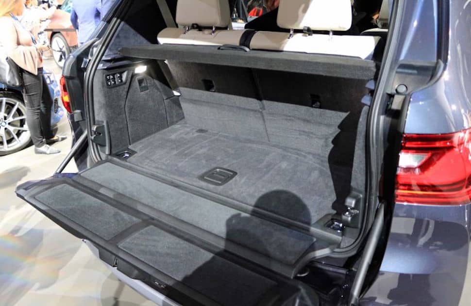 2019 bmw x7 rear cargo open