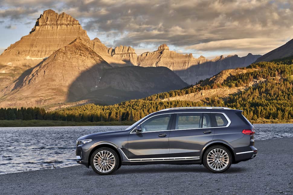 2019 bmw x7 sideview