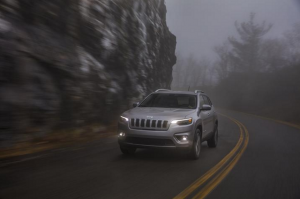 2019 jeep cherokee limited review front driving