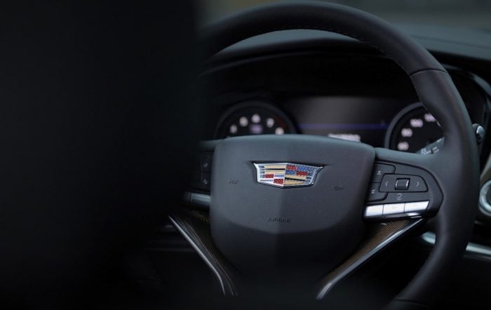 2020 Cadillac XT6 steering wheel