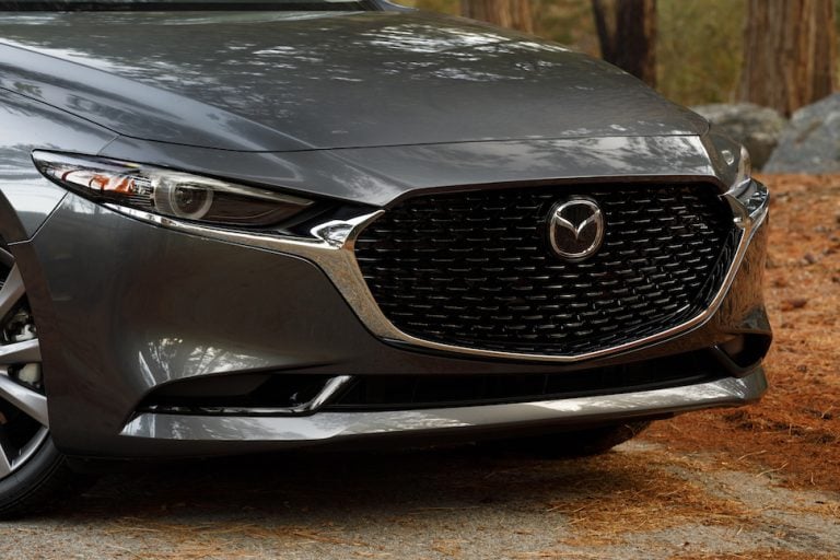 2019-Mazda3-Sedan_2