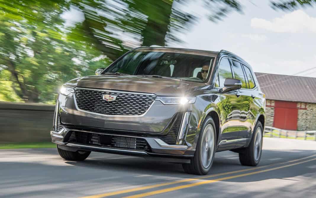 2020 Cadillac XT6 Luxury front view driving