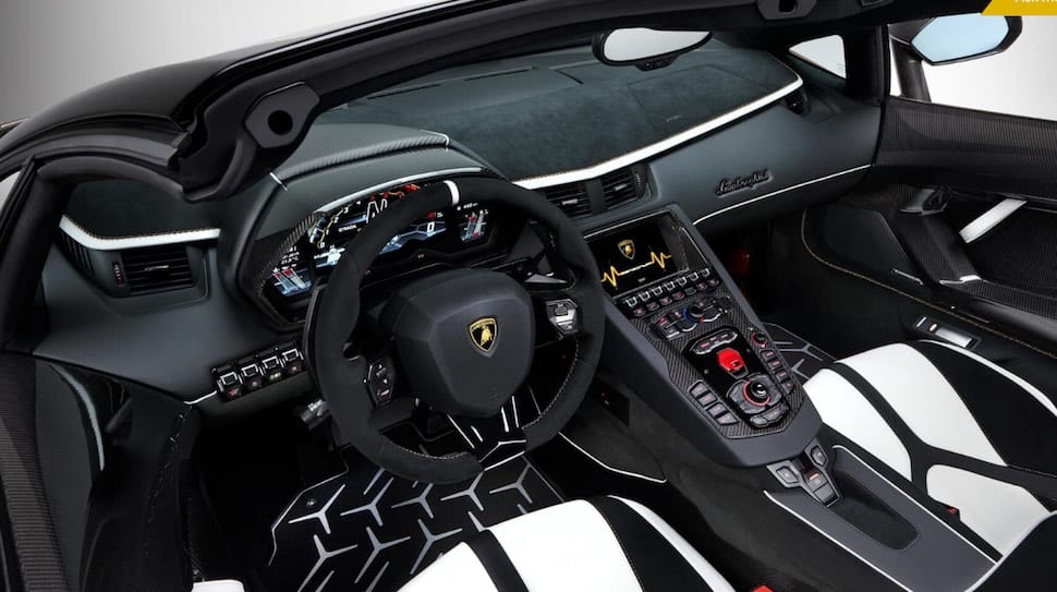 Lamborghini Aventador SVJ Roadster interior