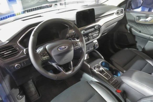 2020 ford escape interior front