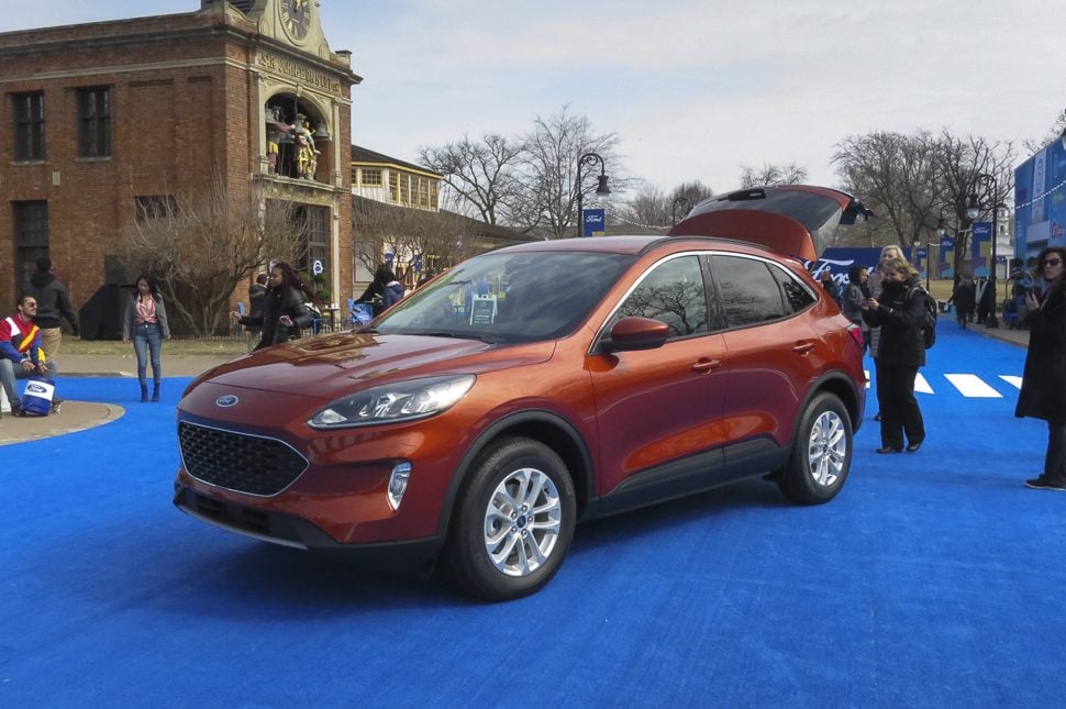 2020 Ford Escape with people opening rear trunk