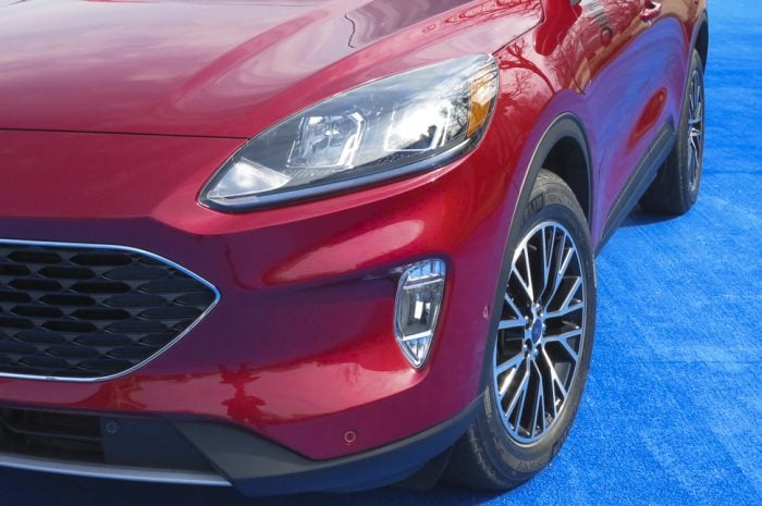 2020 ford escape headlight and front design