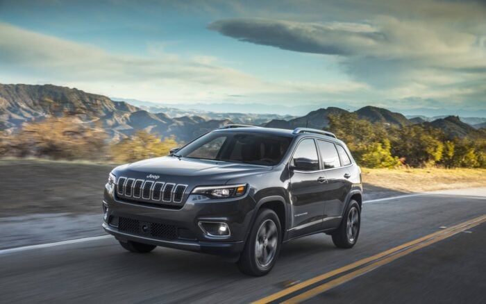 2019 Jeep Cherokee North front driving