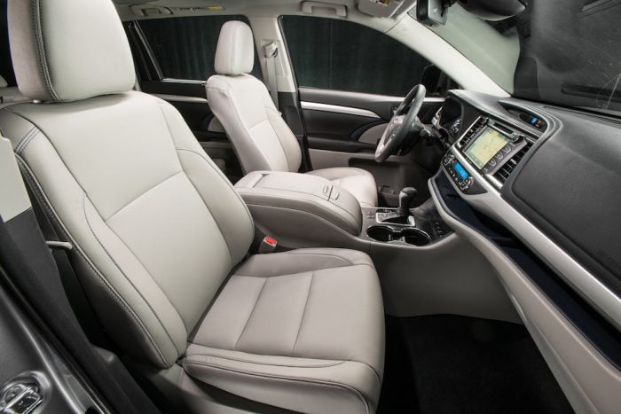 2019 Toyota Highlander XLE interior front and seats