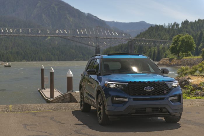 2020 Ford Explorer ST front view