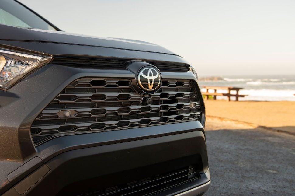 2019 Toyota RAV4 Limited front grill