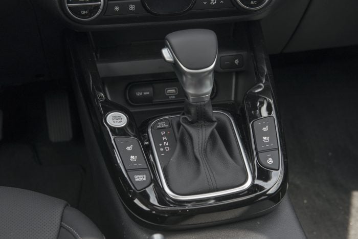 2020 Kia Soul shifter interior