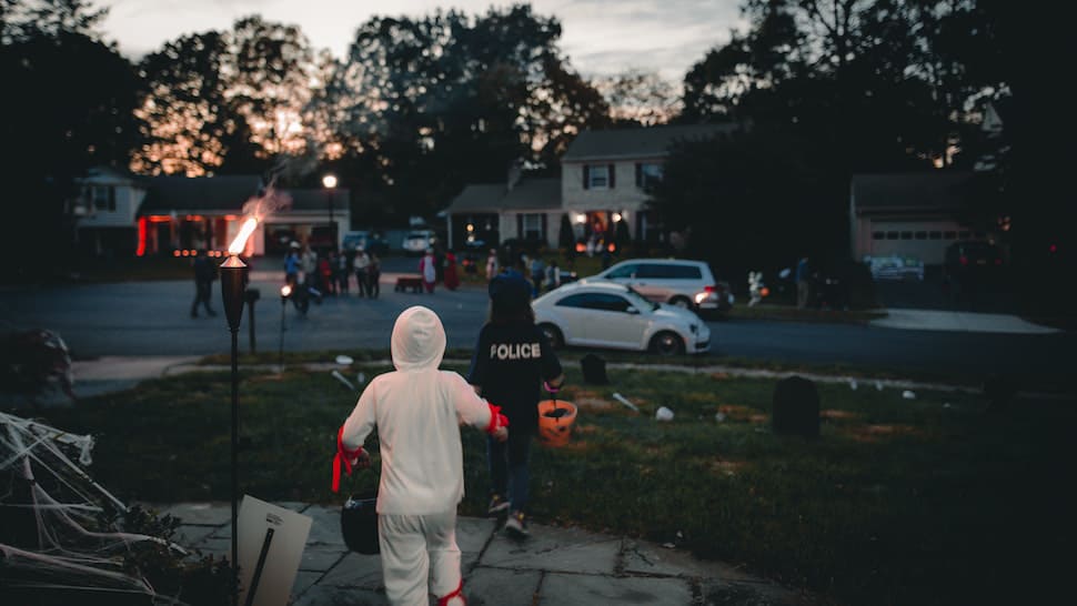 halloween driving tips to stay safe at night
