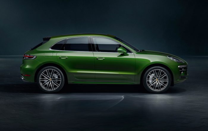 2020 porsche macan turbo sideview