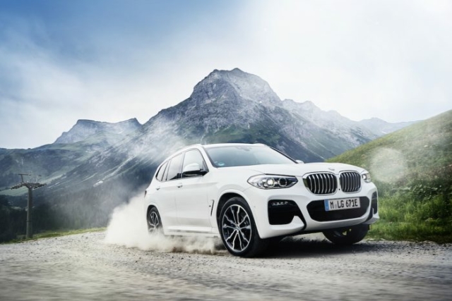 2020 BMW X3 hybrid front