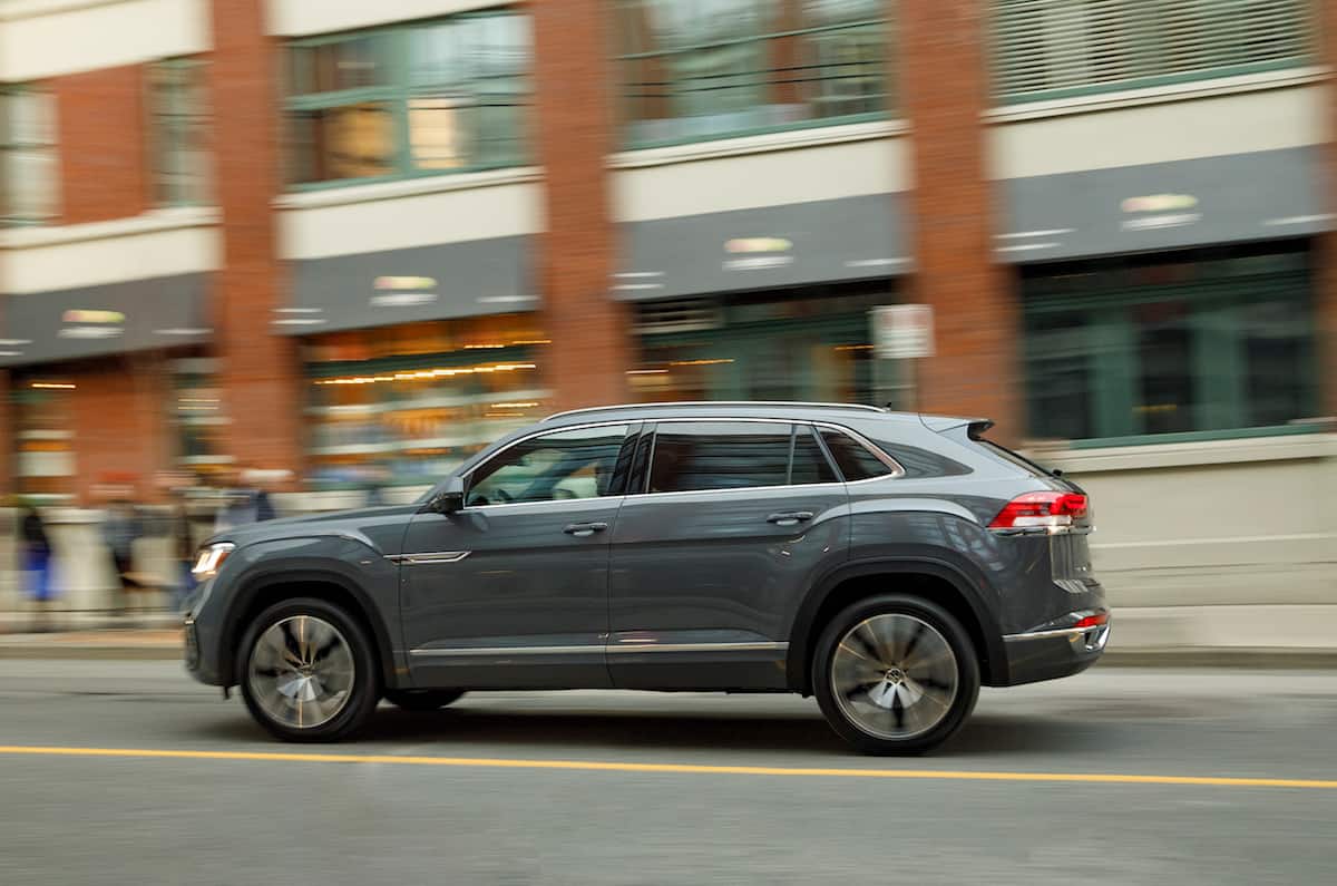 2020 Volkswagen Cross Sport side view rolling