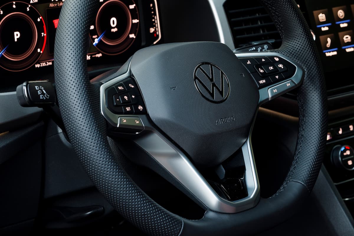 2020 Volkswagen Cross Sport steering wheel