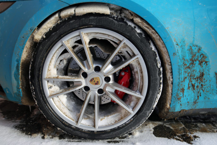 2020 Porsche 911 Carrera S Cabriolet wheel in snow