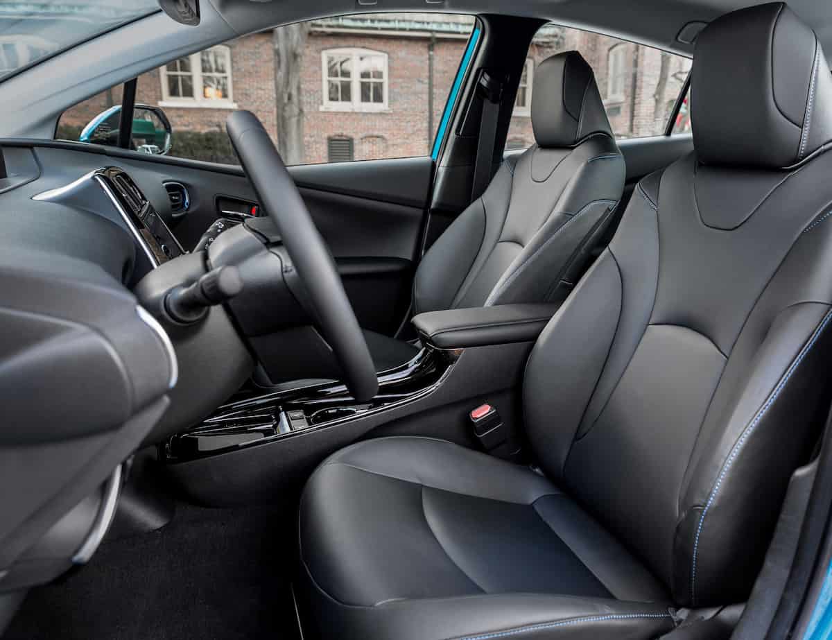 2020 Toyota Prius xle awd hatchback front seats