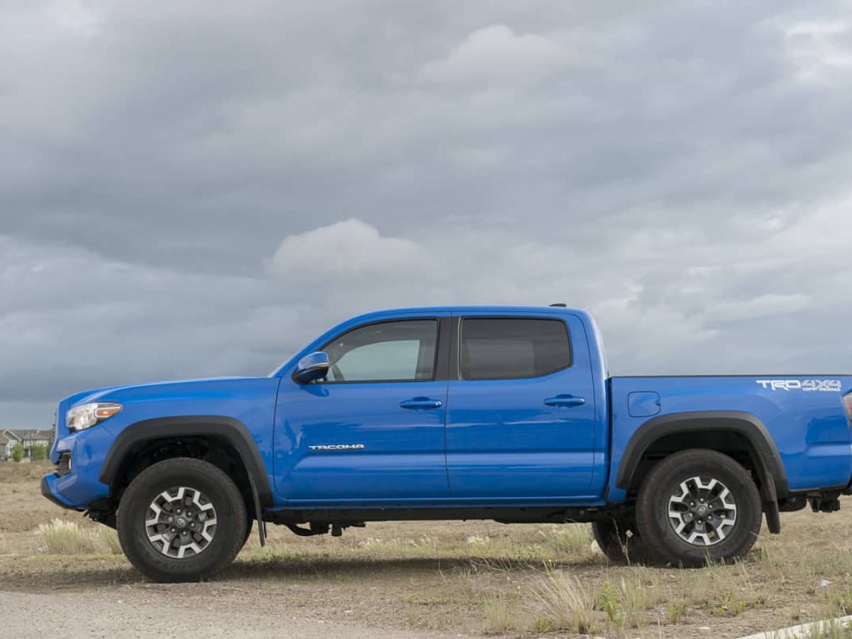 2020 Toyota Tacoma TRD Off-Road sideview