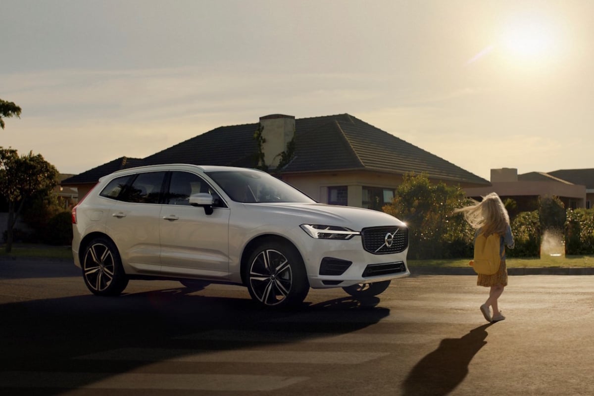 XC60 R-Design, in Crystal White Pearl