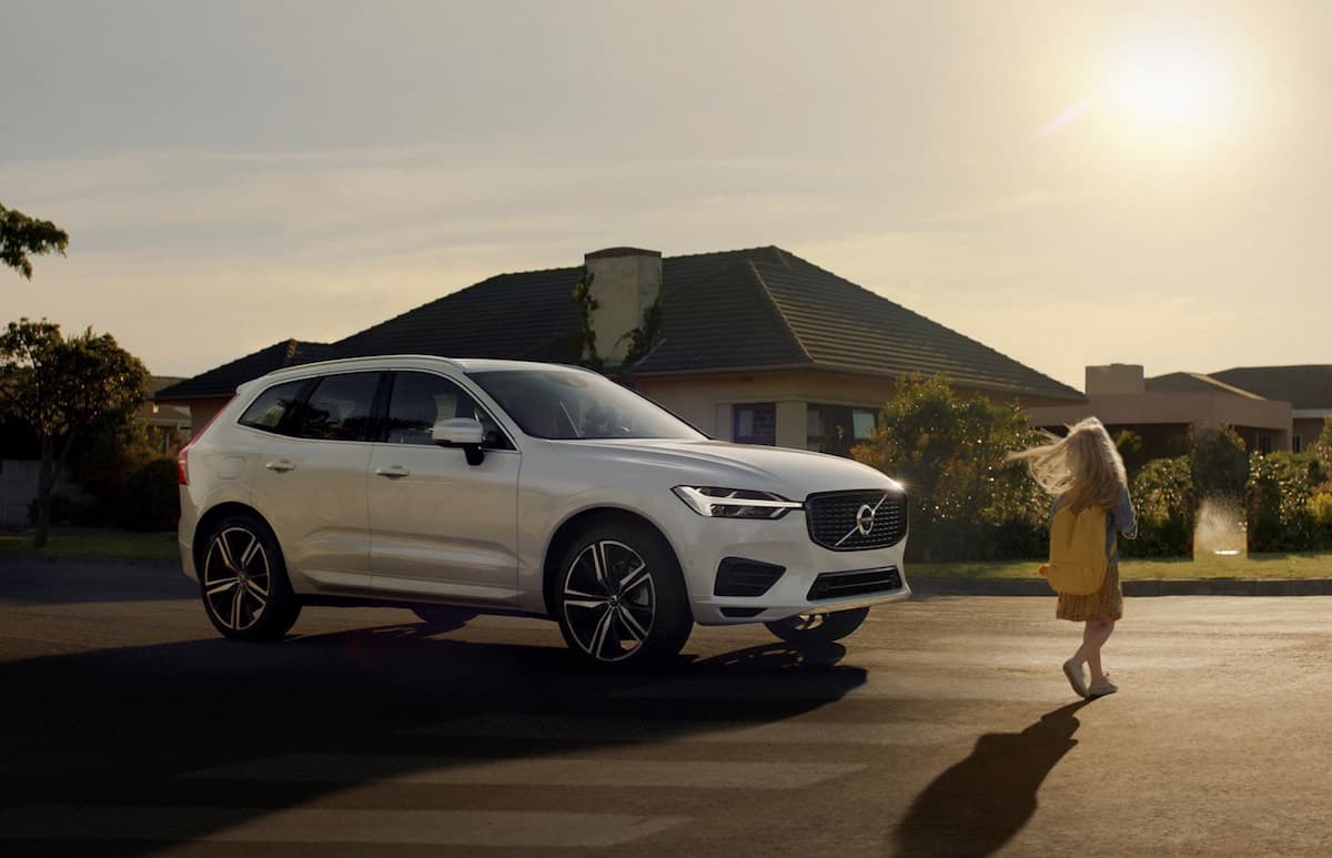 XC60 R-Design, in Crystal White Pearl