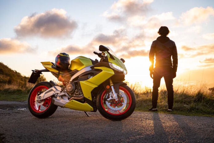 2021 APRILIA RS 660 profile at sunset 2021 APRILIA RS 660 profile at sunset