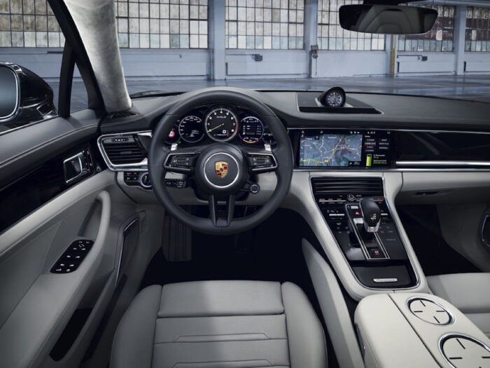 2021 Porsche Panamera Turbo S E-Hybrid interior