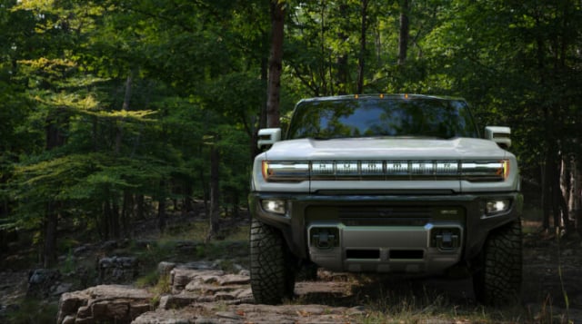 2022 GMC Hummer EV all electric pickup truck