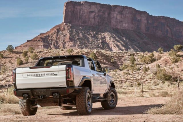 2022 GMC Hummer EV all electric pickup truck