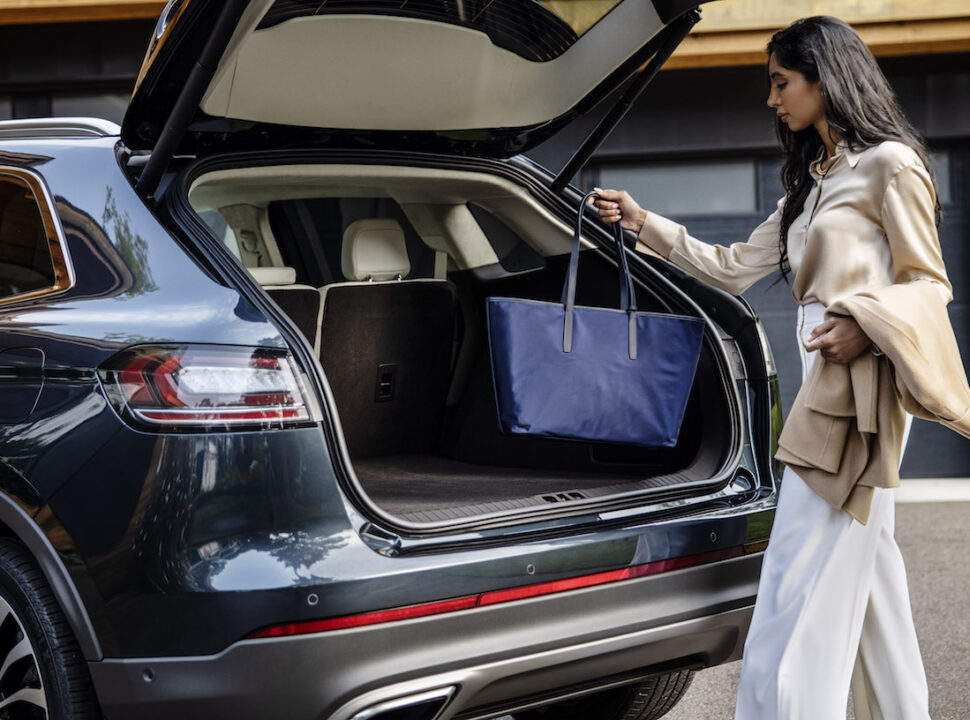 2021 Lincoln Nautilus SUV trunk