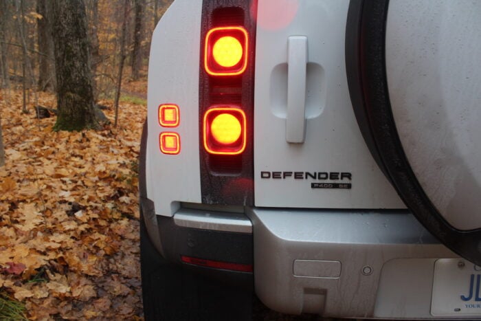 2021 land rover defender 110 rear taillight