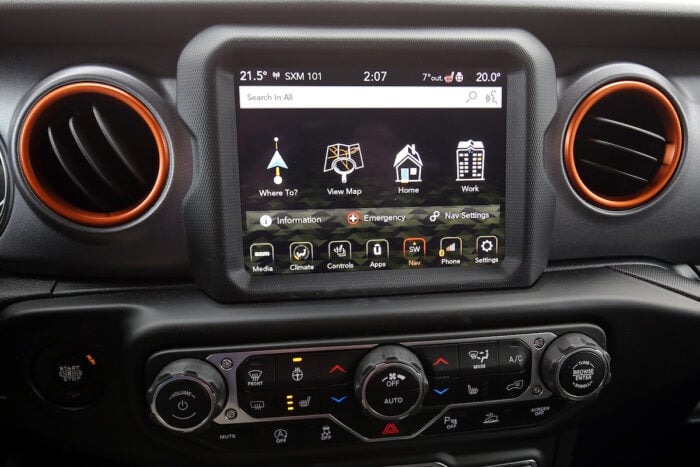 2021 Jeep Gladiator Mojave screen with home page