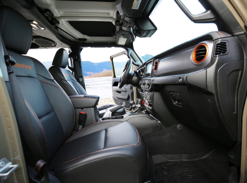 2021 Jeep Gladiator Mojave interior front