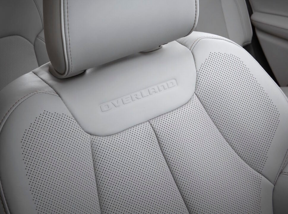 2021 Jeep® Grand Cherokee L Overland heated and ventilated front-row seats.