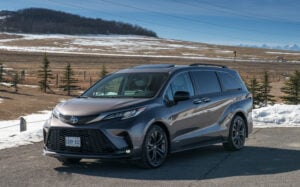 2021 Toyota Sienna XSE front view parked outside