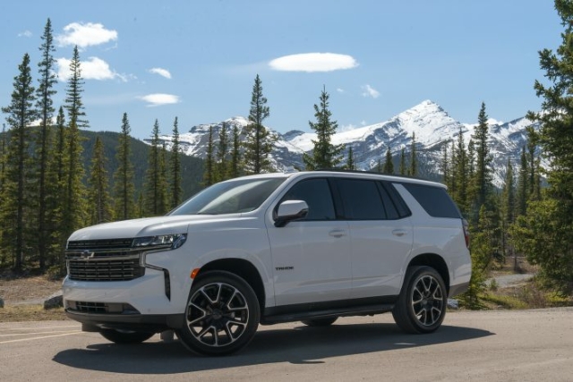 2021 Chevrolet Tahoe RST Duramax Diesel white front profile