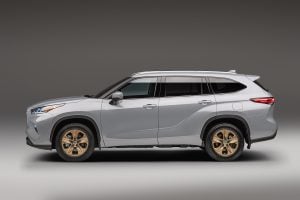 2022 Toyota Highlander Hybrid Bronze Edition