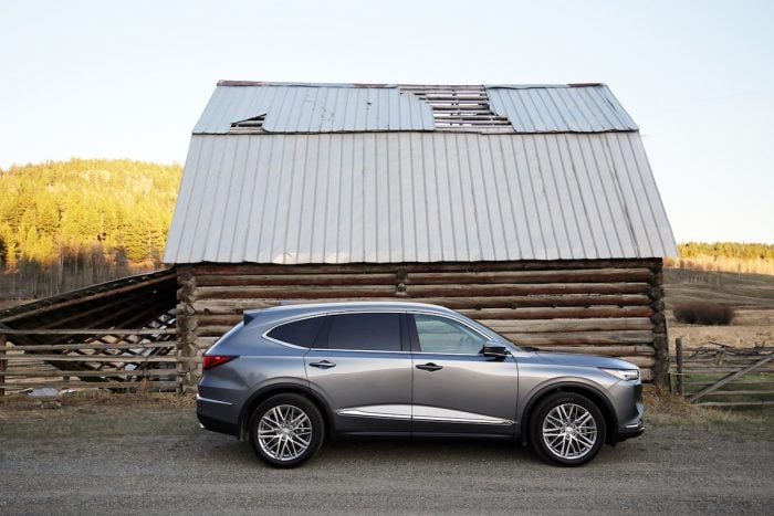 2022 Acura MDX silver