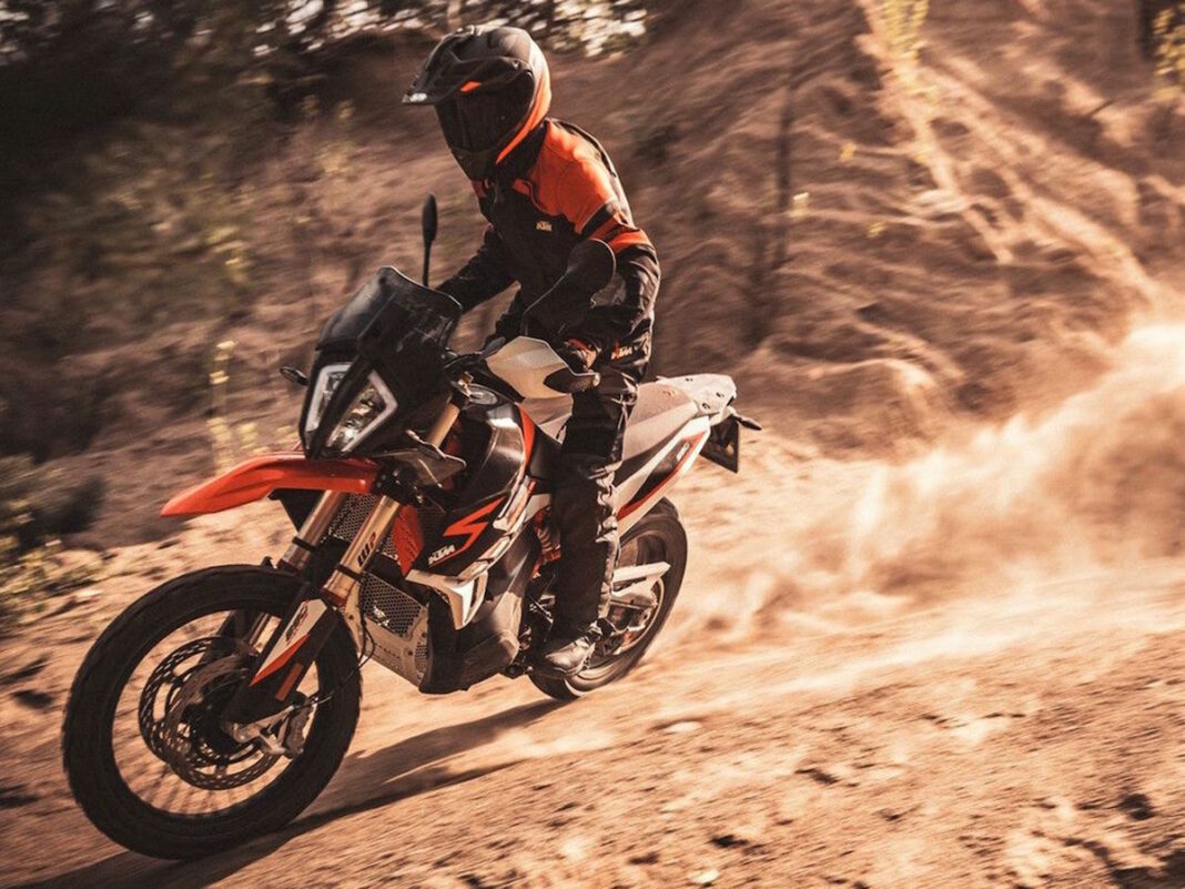 2021 KTM 890 Adventure R. Photo: KTM