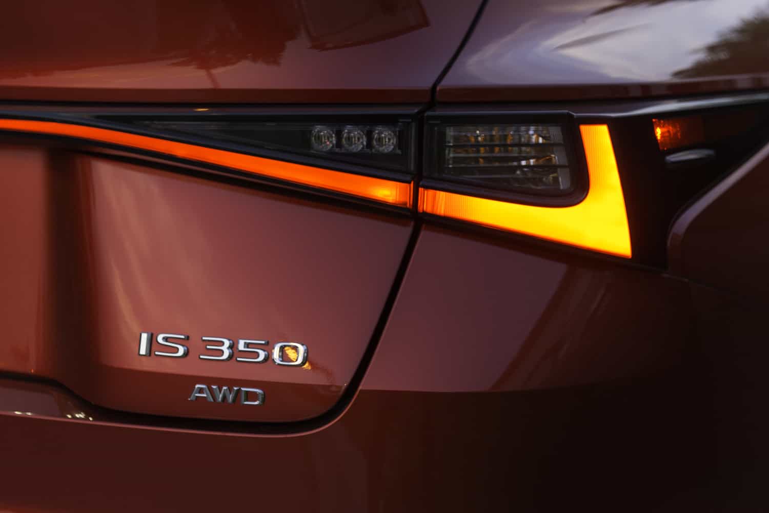 2021 Lexus IS 350 F Sport taillight