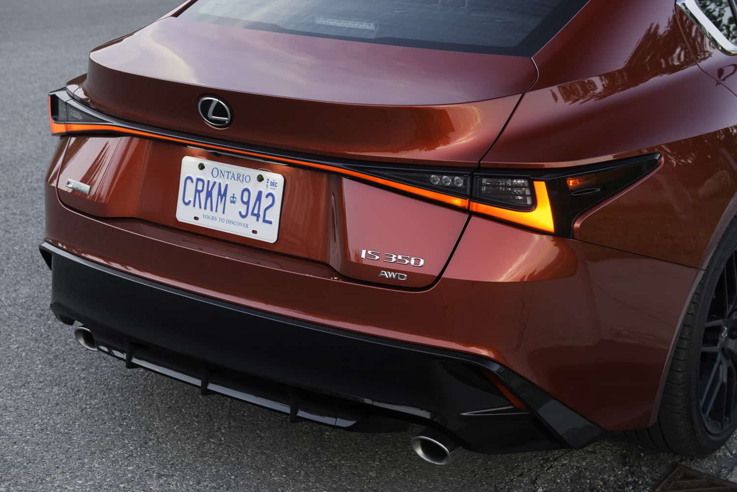 2021 Lexus IS 350 F Sport rear design and tailpipes