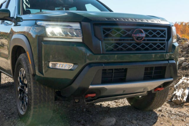 2022 Nissan Frontier front grill