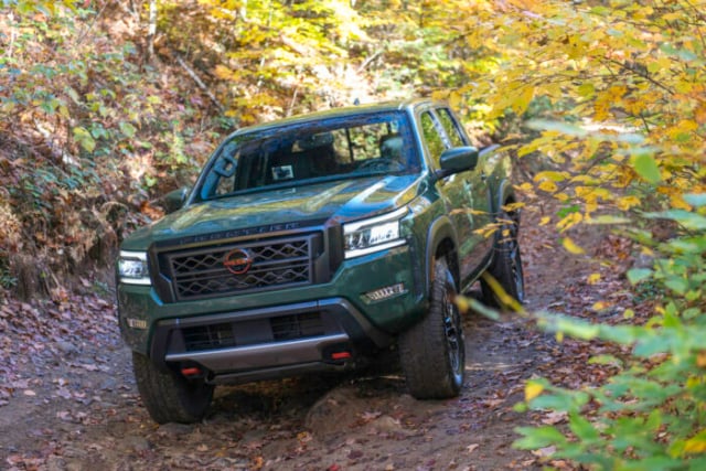 2022 Nissan Frontier green front off roading