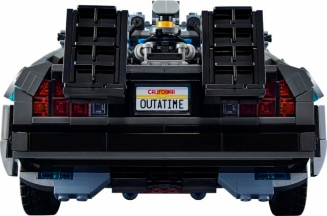 LEGO Creator 3-in-1 Back to the Future Time Machine back