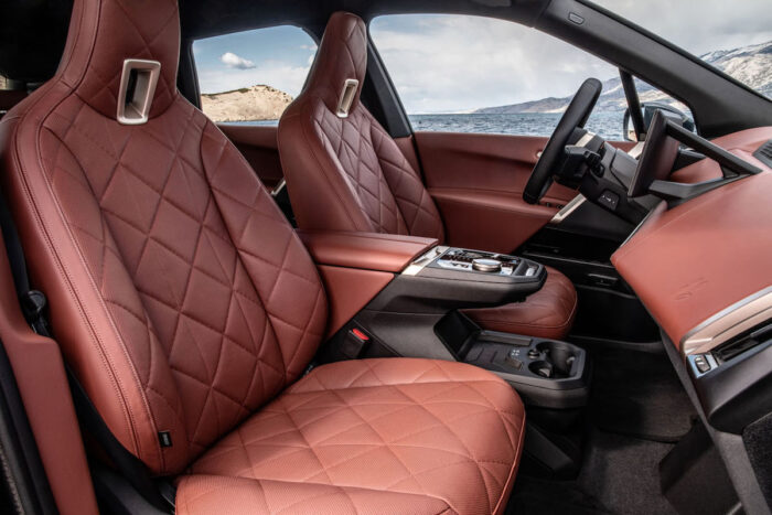 2022 BMW iX xDrive50 interior