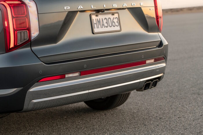 2023 Hyundai Palisade SUV rear bumper