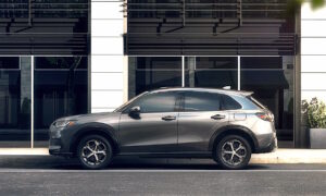 2023 Honda HR-V silver side view
